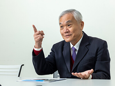 台灣大學公共衛生學院 公共衛生學系特聘教授 陳保中